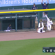 Image for article titled Tigers Outfielder Generously Guides Kyle Seager's Third Dinger Over The Outfield Wall